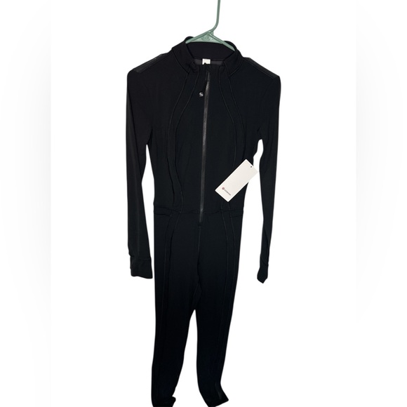 NWT Lululemon Define Onsie | black | Size: 8 - Picture 2 of 5